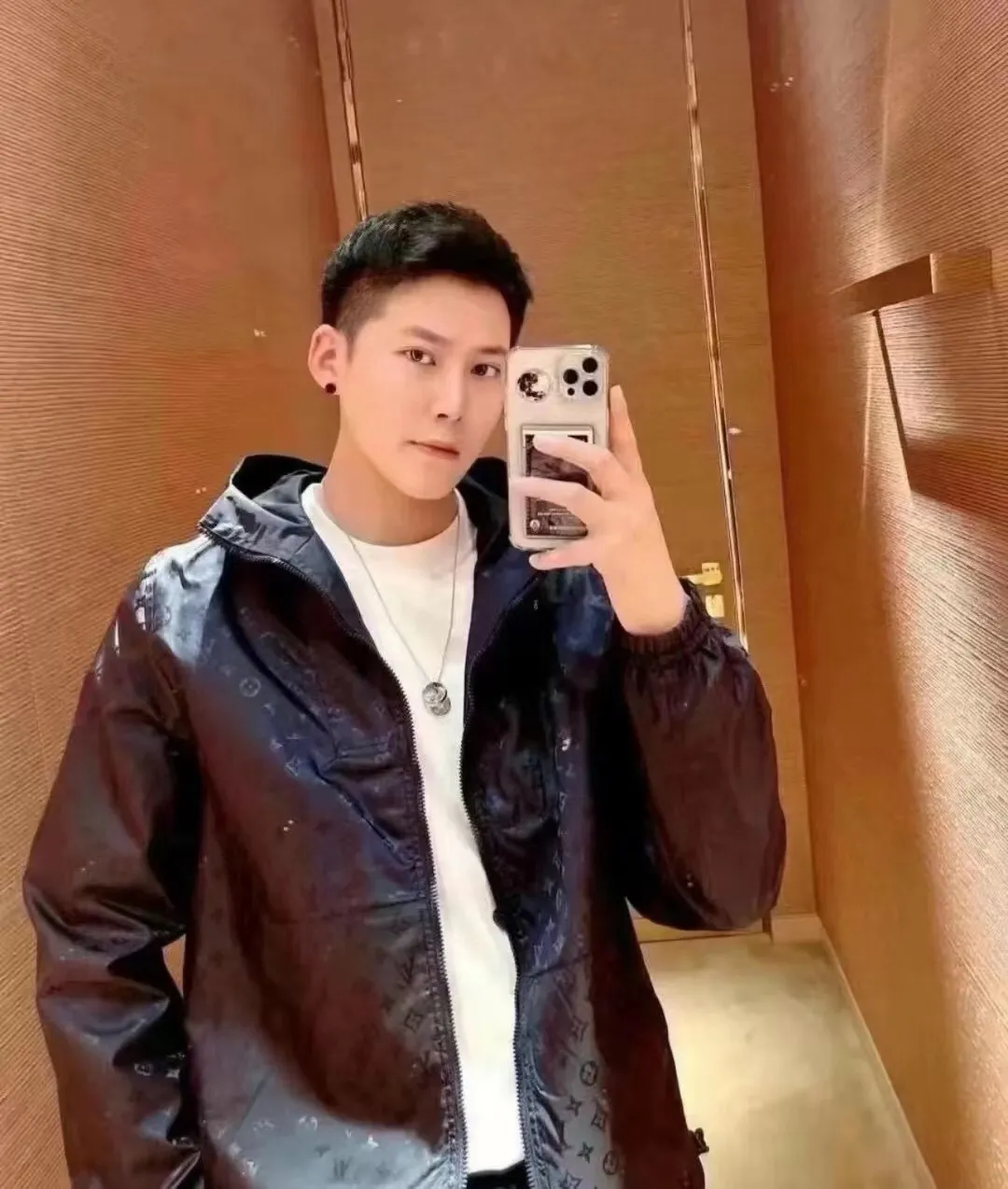 Louis Vuitton/